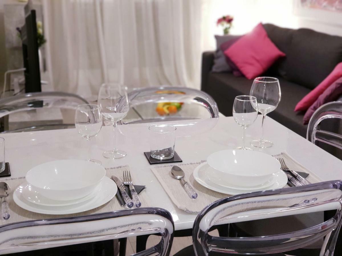 Beautiful Brand New Apartment Seaside Atene Esterno foto