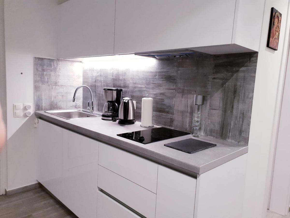 Beautiful Brand New Apartment Seaside Atene Esterno foto